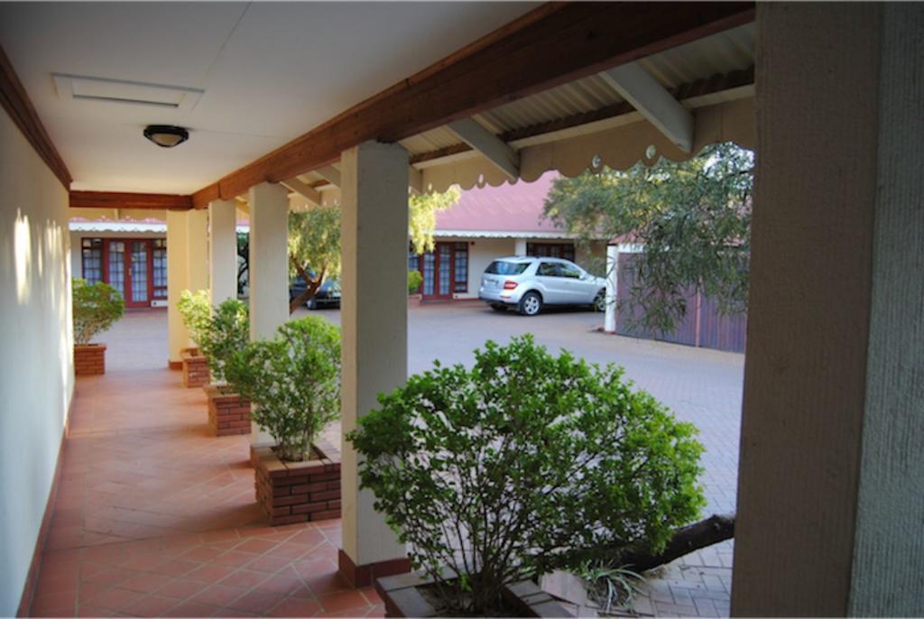 Oakwood Lodge Bloemfontein Zewnętrze zdjęcie The hotel's interior